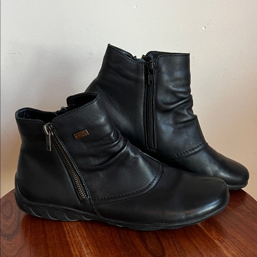 Remonte Black ankle boot with double zippered sides woman’s Footwear